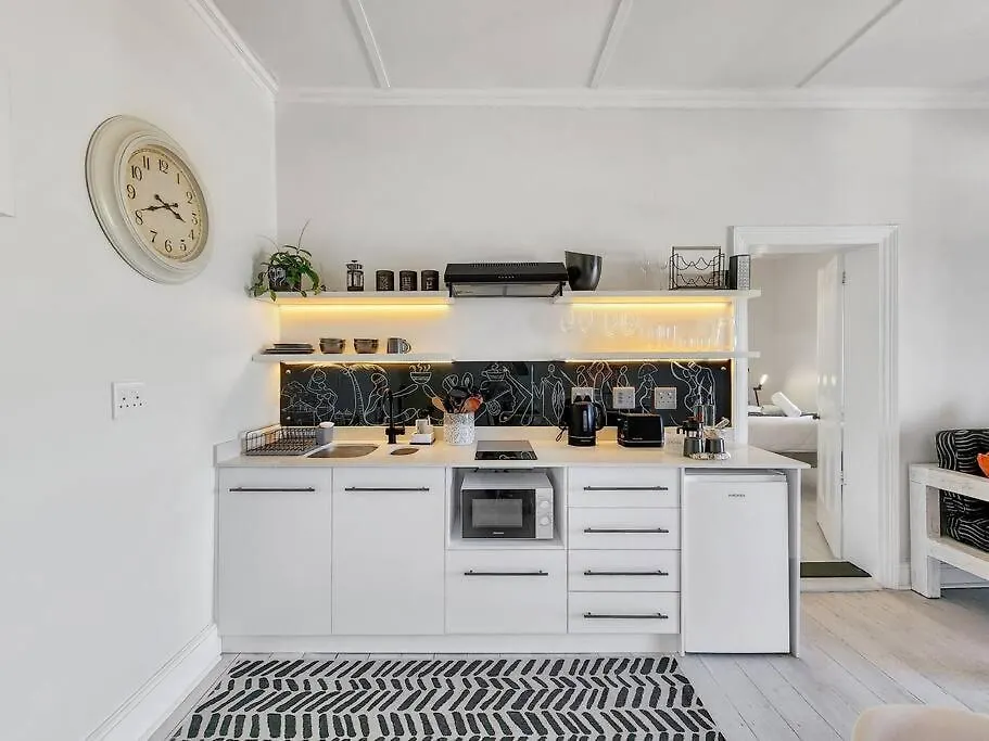 Contemporary And Stylish Apartment In Observatory Cape Town 0*,  South Africa
